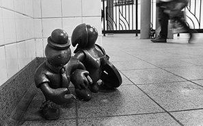 Subway Token Figures : Art : Subway : New York : Tom Otterness : Personal Photo Projects : Photos : Richard Moore : Photographer